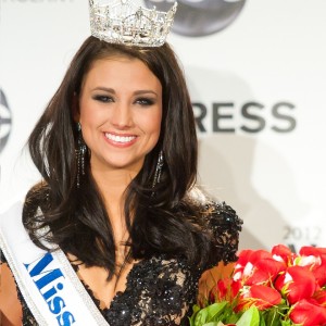 Miss Wisconsin Laura Kaeppeler crowned as Miss America 2012 (By Hollywood Branded via Wikimedia)