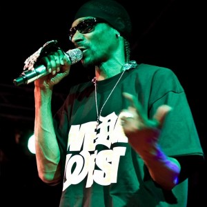 Snoop Dogg, here performing at the London Music Hall, was sniffed by border patrol dog in Sierra Blanca, Texas (The Come Up Show/Wikimedia)