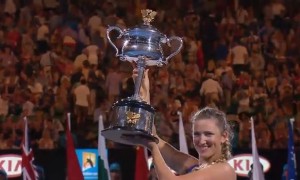 Victoria Azarenka holding Australian Open trophy (Capture: Youtube/AustralianOpenTV)