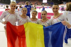 Romanian gymnasts won the gold medal after team contest in Brussels, 12 May 2012. (pic: sptfm.ro)