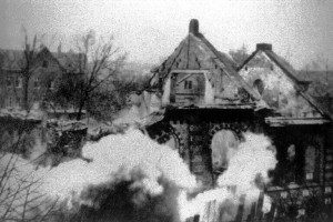 Eisenach synagogue during Pogromnacht on the 9th November 1938 (Eisenach Stadt-Archiv [Public domain])