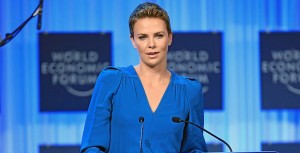 Charlize Theron opted for a short hairdo (Pic: World Economic Forum via Wikimedia)