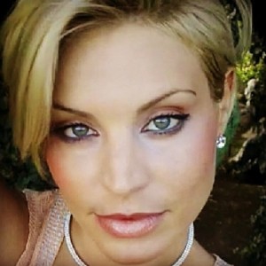 Lisa D'Amato underwent surgery after face accident on set (bittenandbound.com)