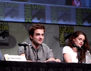  Robert Pattinson and Kristen Stewart reportedly split one more time (Gage Skidmore/Wikimedia)