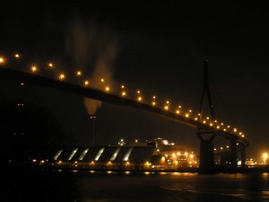 Koehlbrandbruecke in Hamburg (public domain)