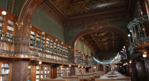 Impressive view inside library of Gh. Asachi Univeristy of Iasi (public domain)