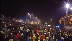 Thousands Romanians ask the government to tackle corruption