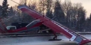 Wilga-35 plane on M8 freeway near Moscow (capture Youtube/RT) 