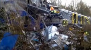 Wreckage of the two trains that crashed head-on in Bavaria (capture:youtube)